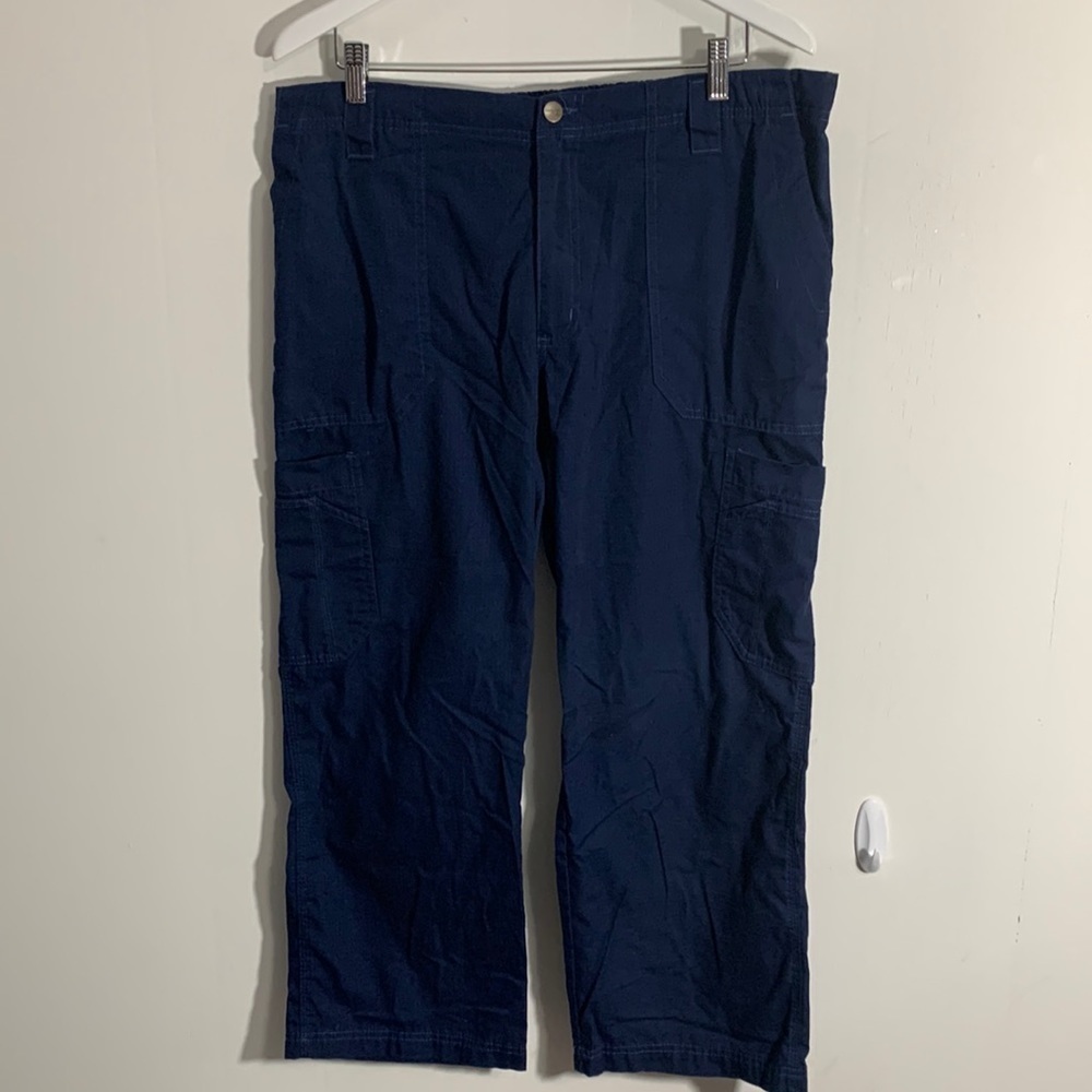 Carhartt Cargo pants 37” Waist Short see measurements, good condition